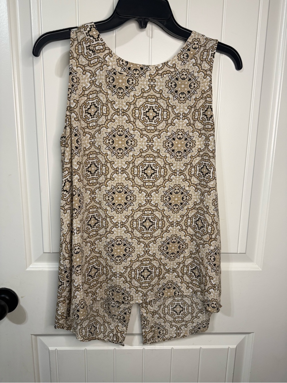 Cupio Cream and Brown Medallion Print Tank